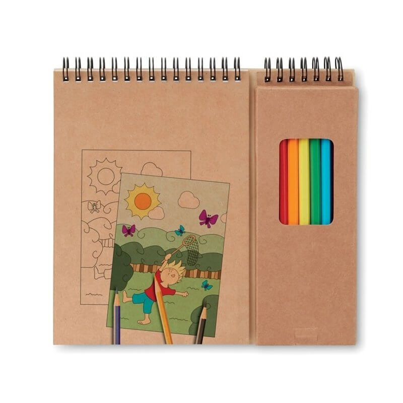 set lápices y cuaderno para colorear